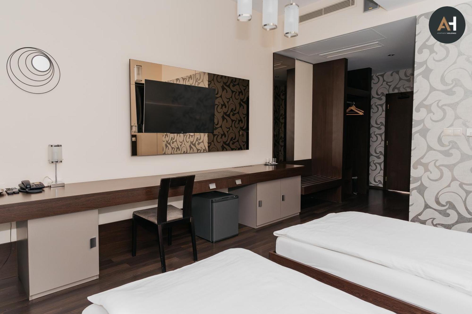 Ah Charlotte City Center Apartment Кошице Екстериор снимка