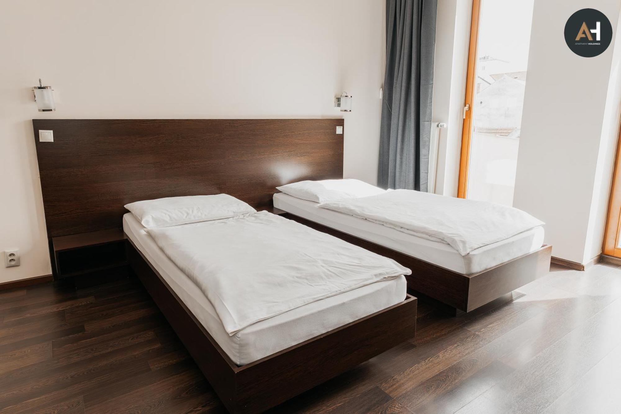 Ah Charlotte City Center Apartment Кошице Екстериор снимка